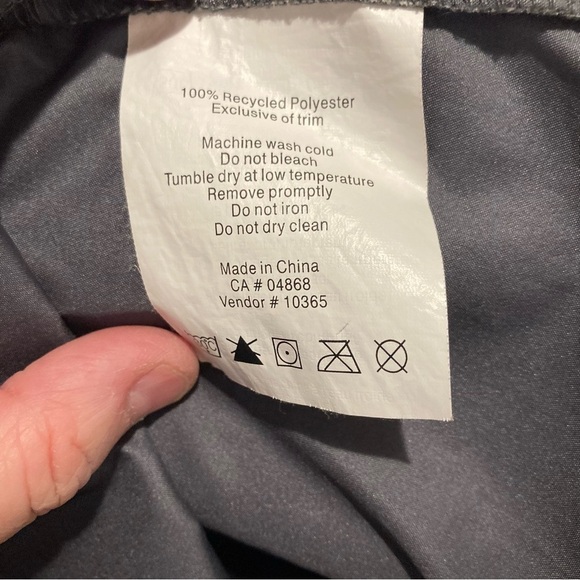 MEC Sz L Super Light Weight Outdoor Hiking Layering Rain Windbreaker Reflectors - Picture 13 of 15